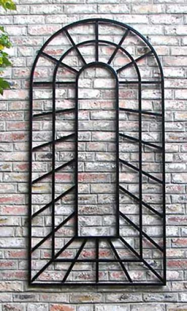 'Trompe-l’œil'. A unique Metal Wall Trellis creating a perspective