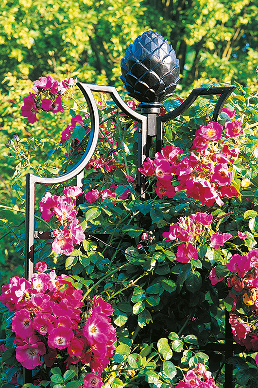 3 rose obelisk
