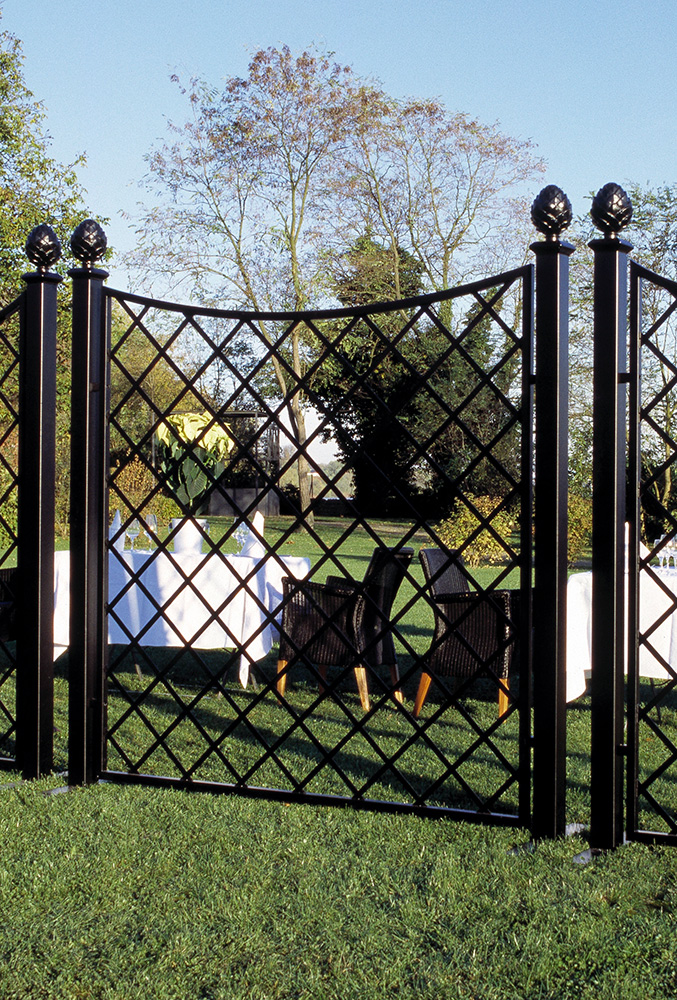 Order modular Fences & Trellis Systems online Classic Garden Elements