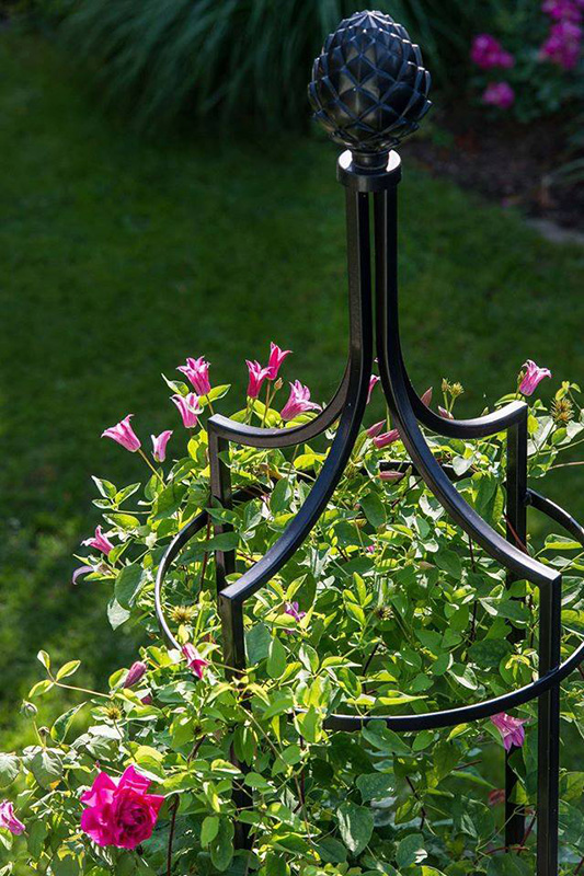 Order robust metal obelisks online Classic Garden