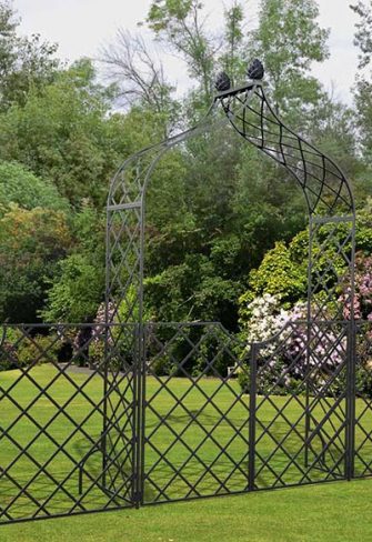 Victorian Garden Arch 'Kiftsgate' with garden gate and side panels