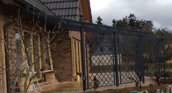 Bespoke Piemont Metal Pergola in Greifswald, Germany, seen from the side