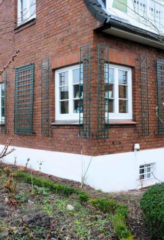 Espalier Metal Garden Trellis - Image 3
