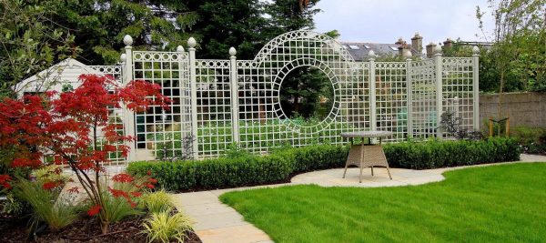 The metal Trianon Rose Treillage Set by Classic Garden Elements in white