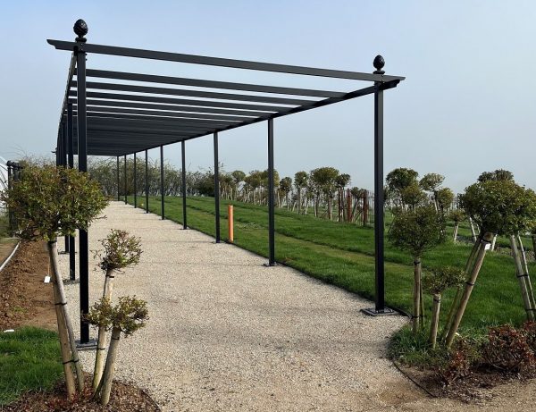 The newly installed, made-to-measure Piemont Metal Pergola by Classic Garden Elements in the RosenPark Dräger in Steinfurth in April 2023