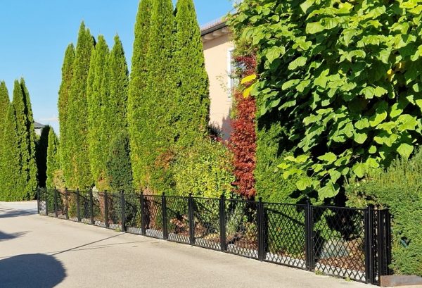 Long expanse of Portofino fence panels by Classic Garden Elements