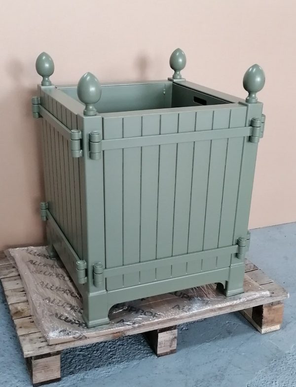 A Caisse de Versailles Planter by Classic Garden Elements, ready to be shipped